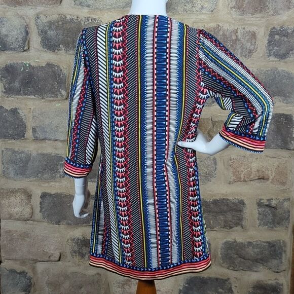 Bar III Dress Woman's Size Small V-Neck Geometric Retro Print Mini 3/4 Sleeve - Picture 4 of 13